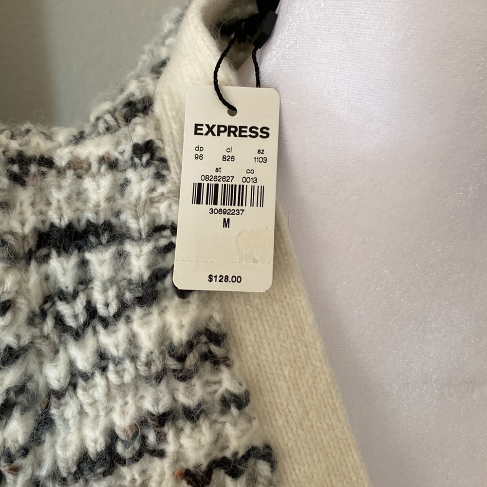 Express cardigan with pouf shoulder - Picture 4 of 6